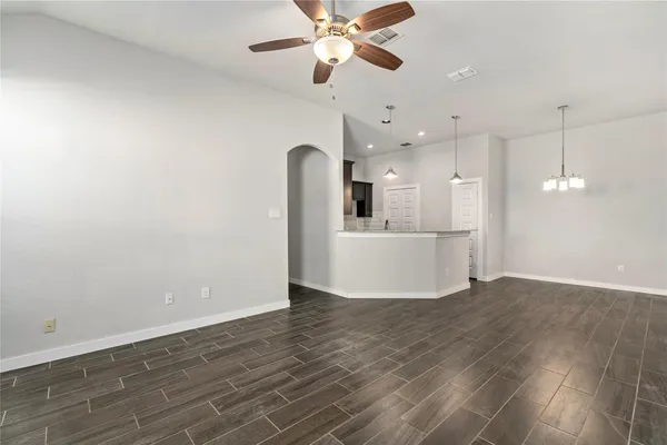 $1,595 | 334 Creekside Curve, New Braunfels, TX 78130