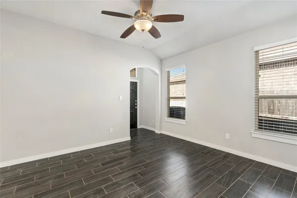 $1,595 | 334 Creekside Curve, New Braunfels, TX 78130