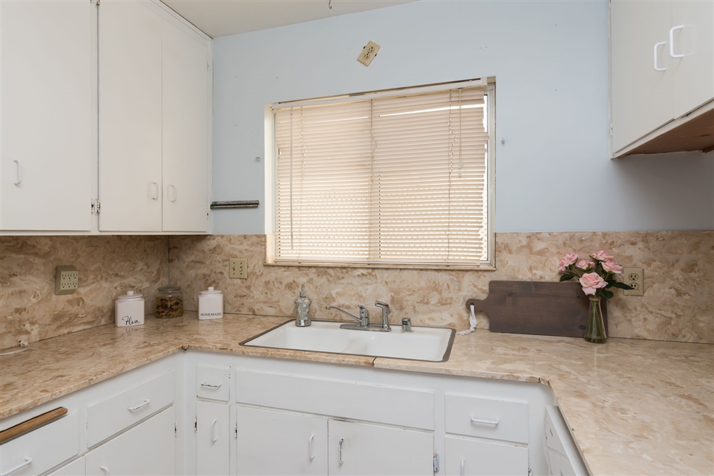 9122 Westhill Road Lakeside, CA 92040 - Photo 10 of 25 Gallery Image 10