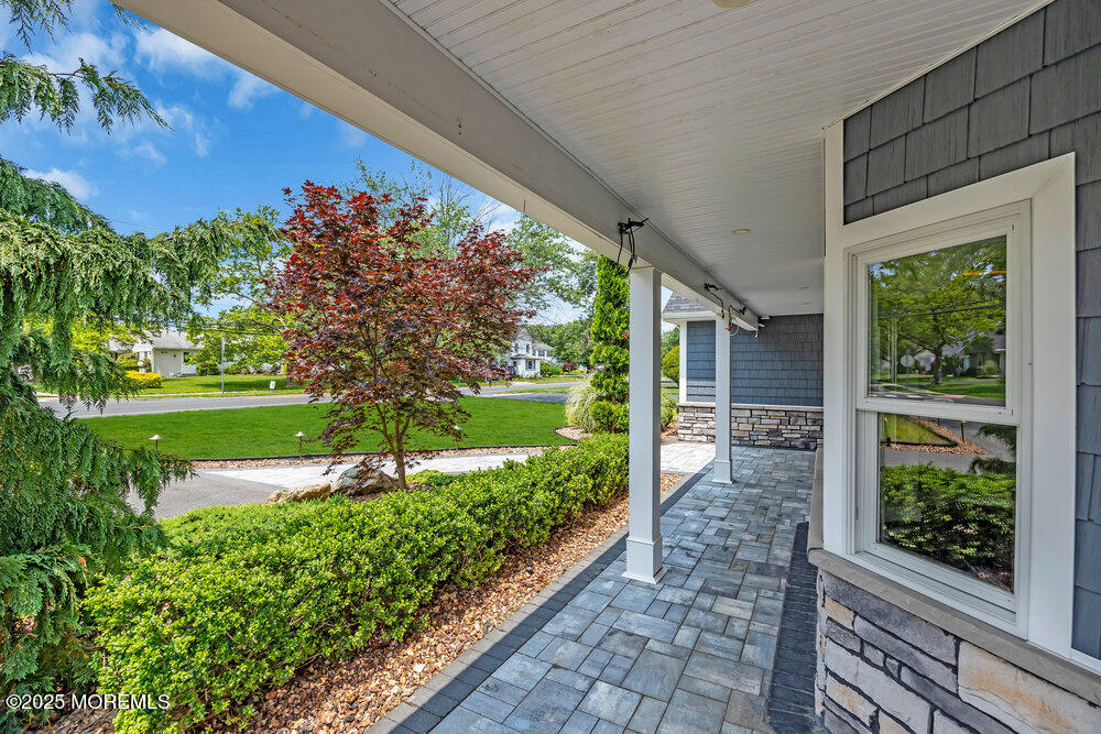 590 Lloyd Road Aberdeen, NJ 07747 - Photo 5 of 71 010__f1a2240-1_287
