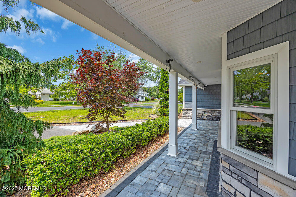 590 Lloyd Road Aberdeen, NJ 07747 - Photo 6 of 71 011__f1a2240_452