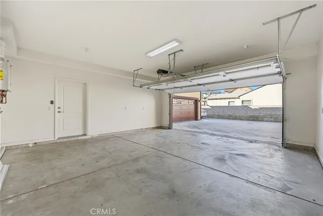 a picture of a wall with a white wall and a white wall