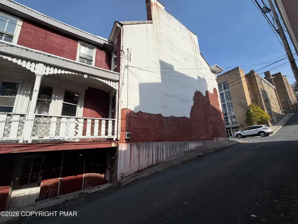 $120,000 | 622 Mahantongo Street, Pottsville, PA 17901