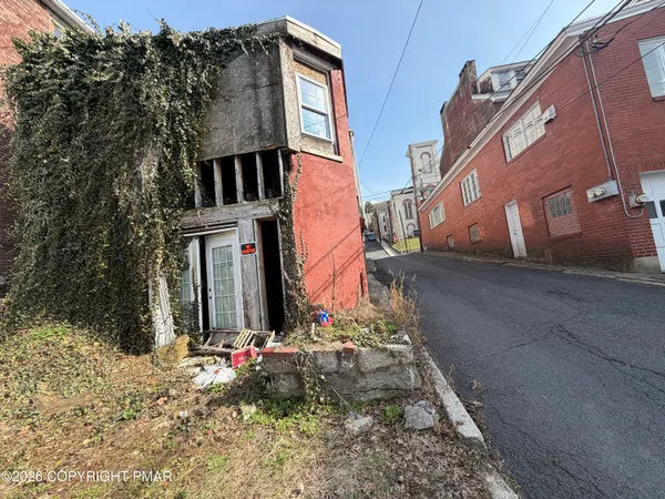 $120,000 | 622 Mahantongo Street, Pottsville, PA 17901