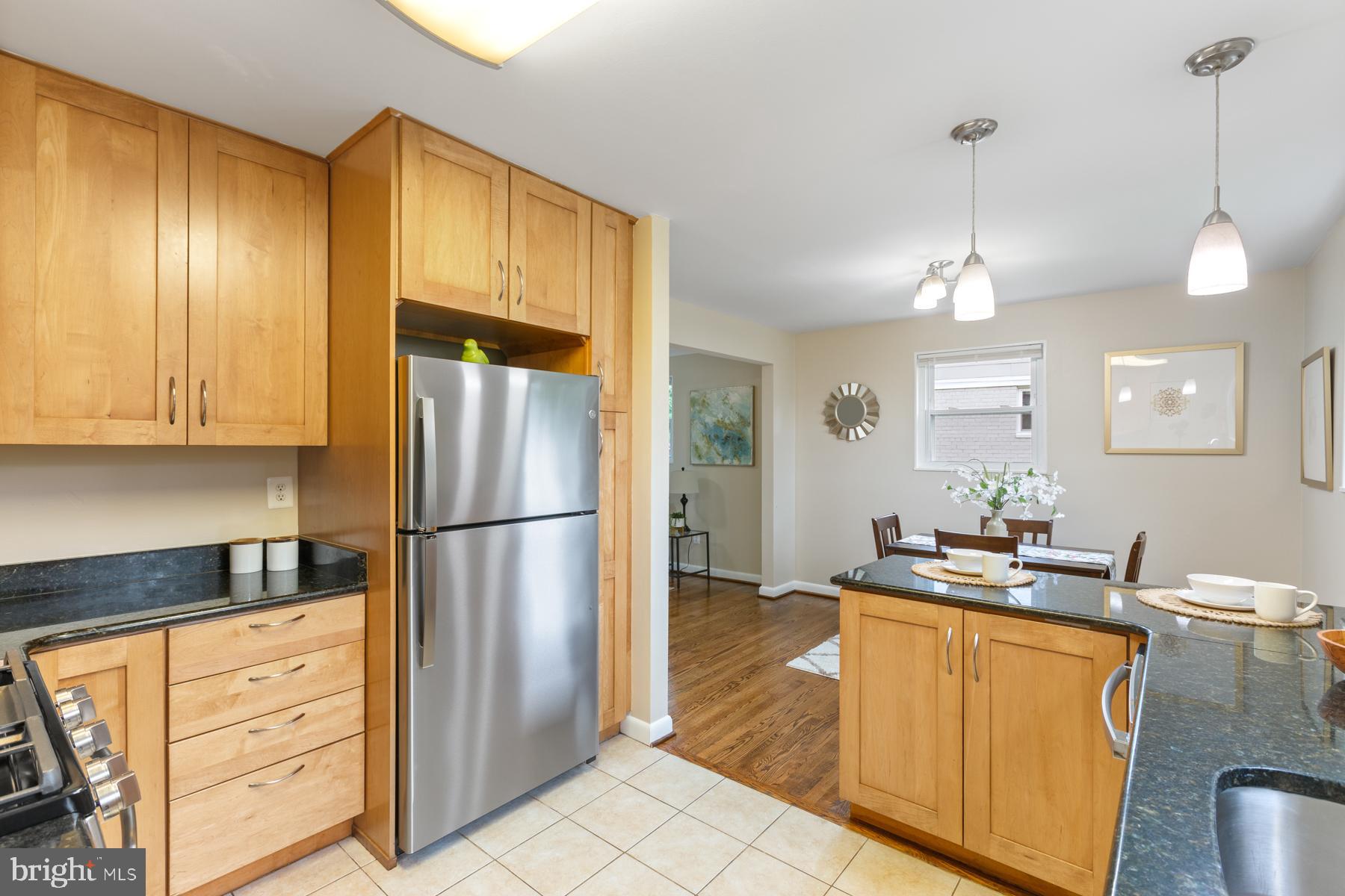 11901 Ashley Drive Rockville, MD 20852 - Photo 12 of 39