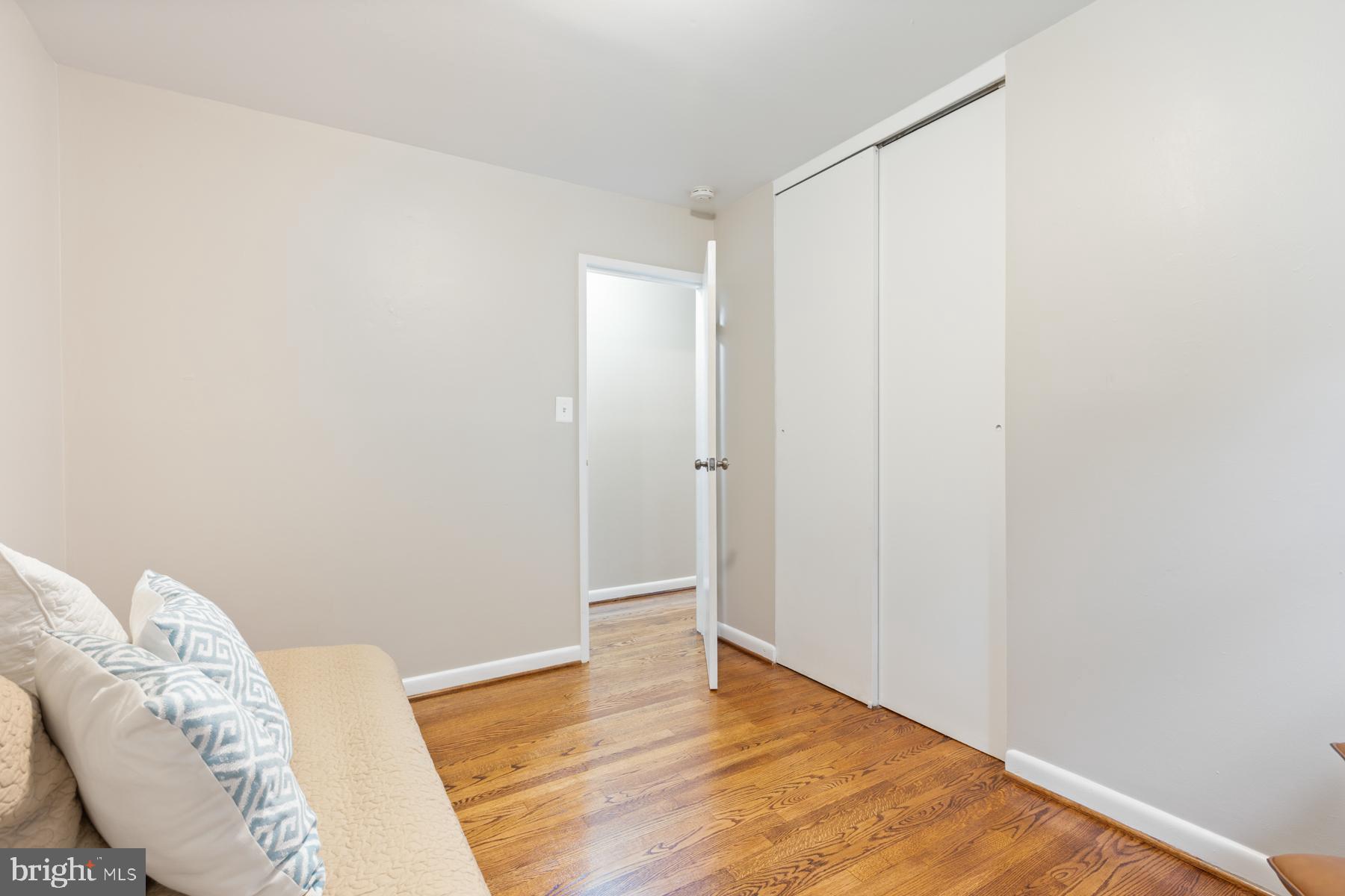 11901 Ashley Drive Rockville, MD 20852 - Photo 15 of 39