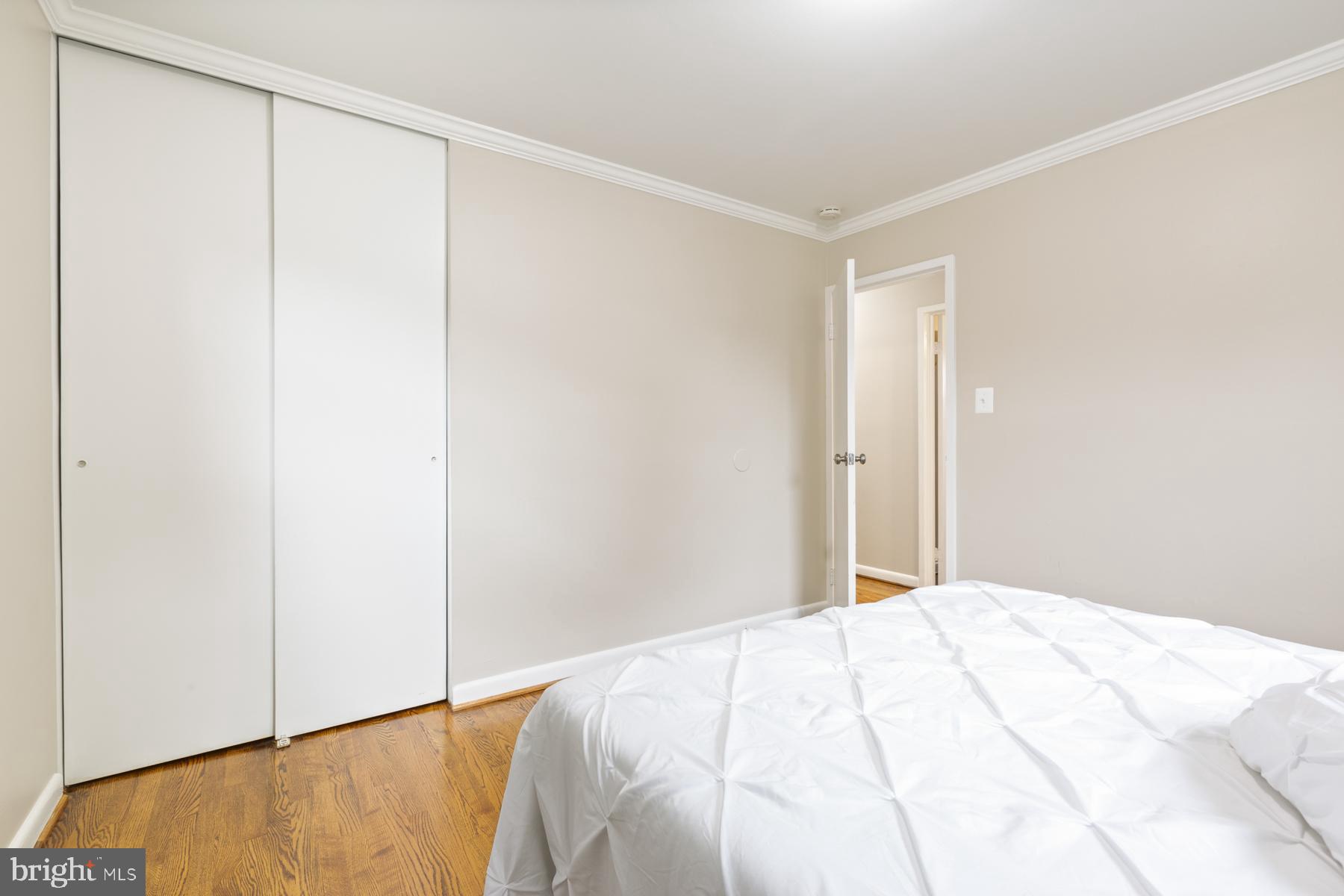 11901 Ashley Drive Rockville, MD 20852 - Photo 17 of 39