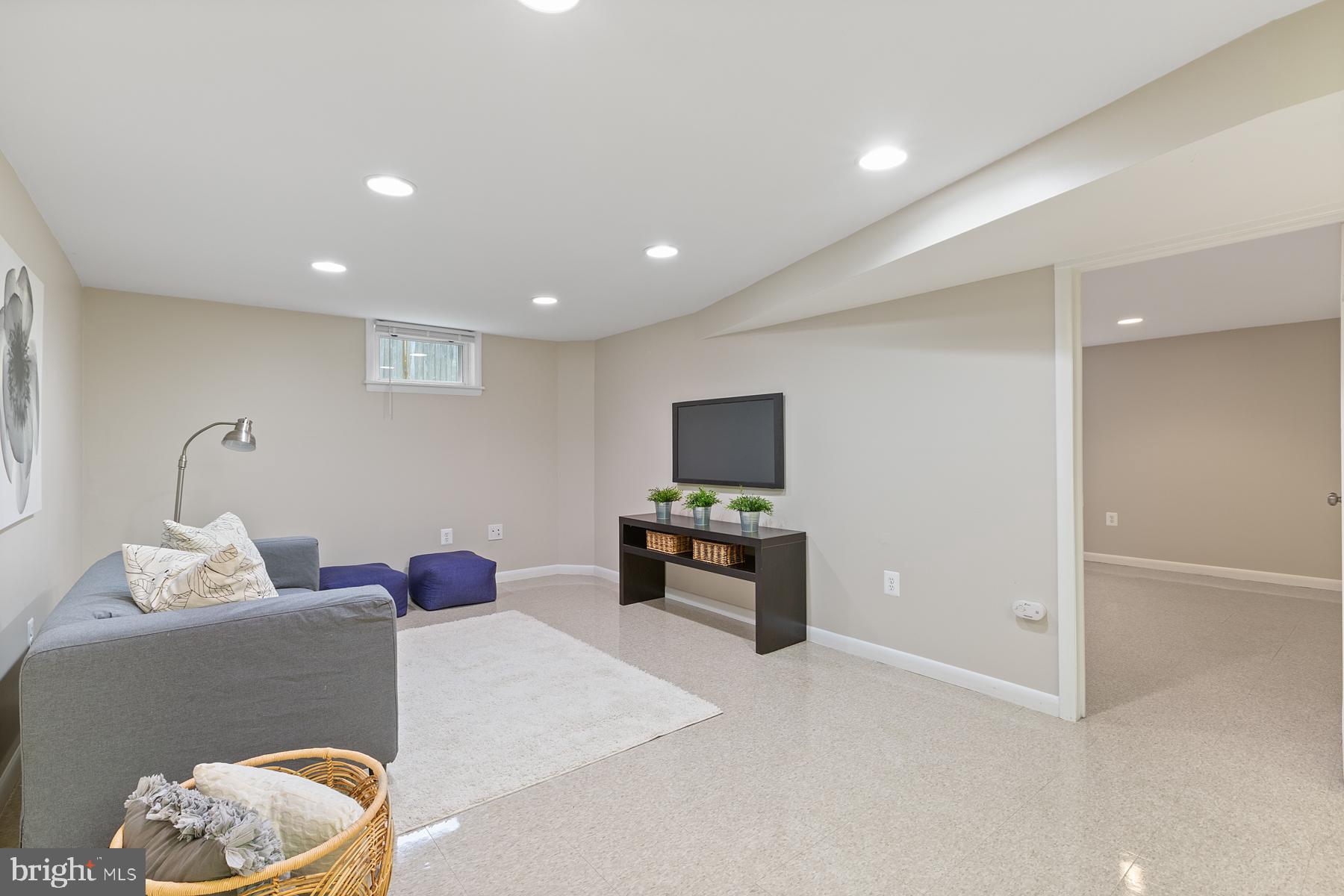 11901 Ashley Drive Rockville, MD 20852 - Photo 24 of 39