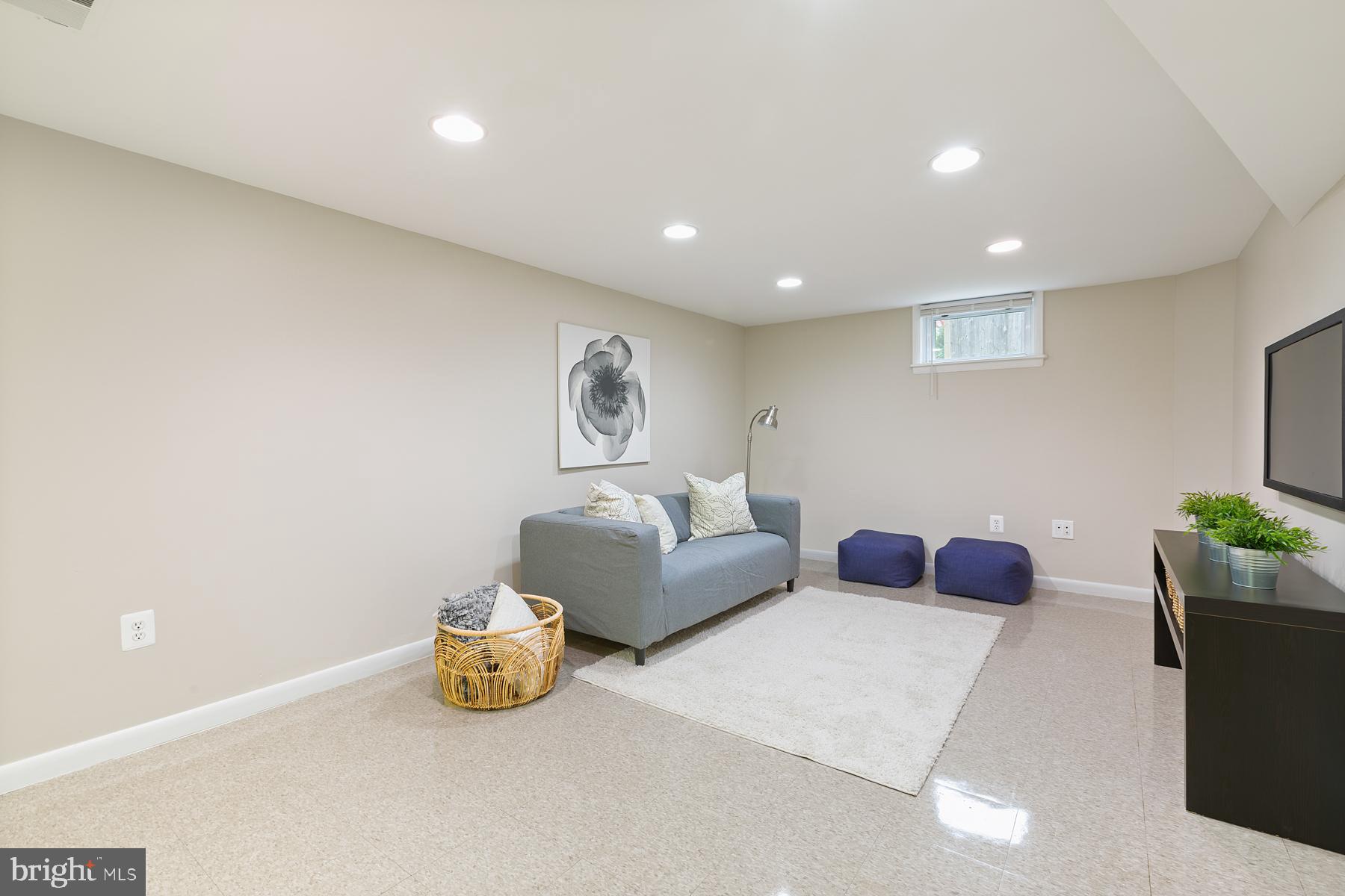 11901 Ashley Drive Rockville, MD 20852 - Photo 25 of 39