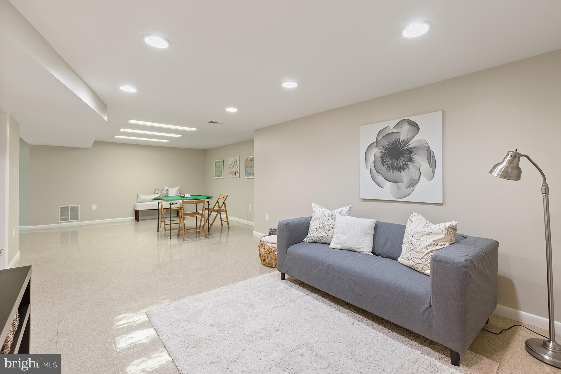 11901 Ashley Drive Rockville, MD 20852 - Photo 27 of 39