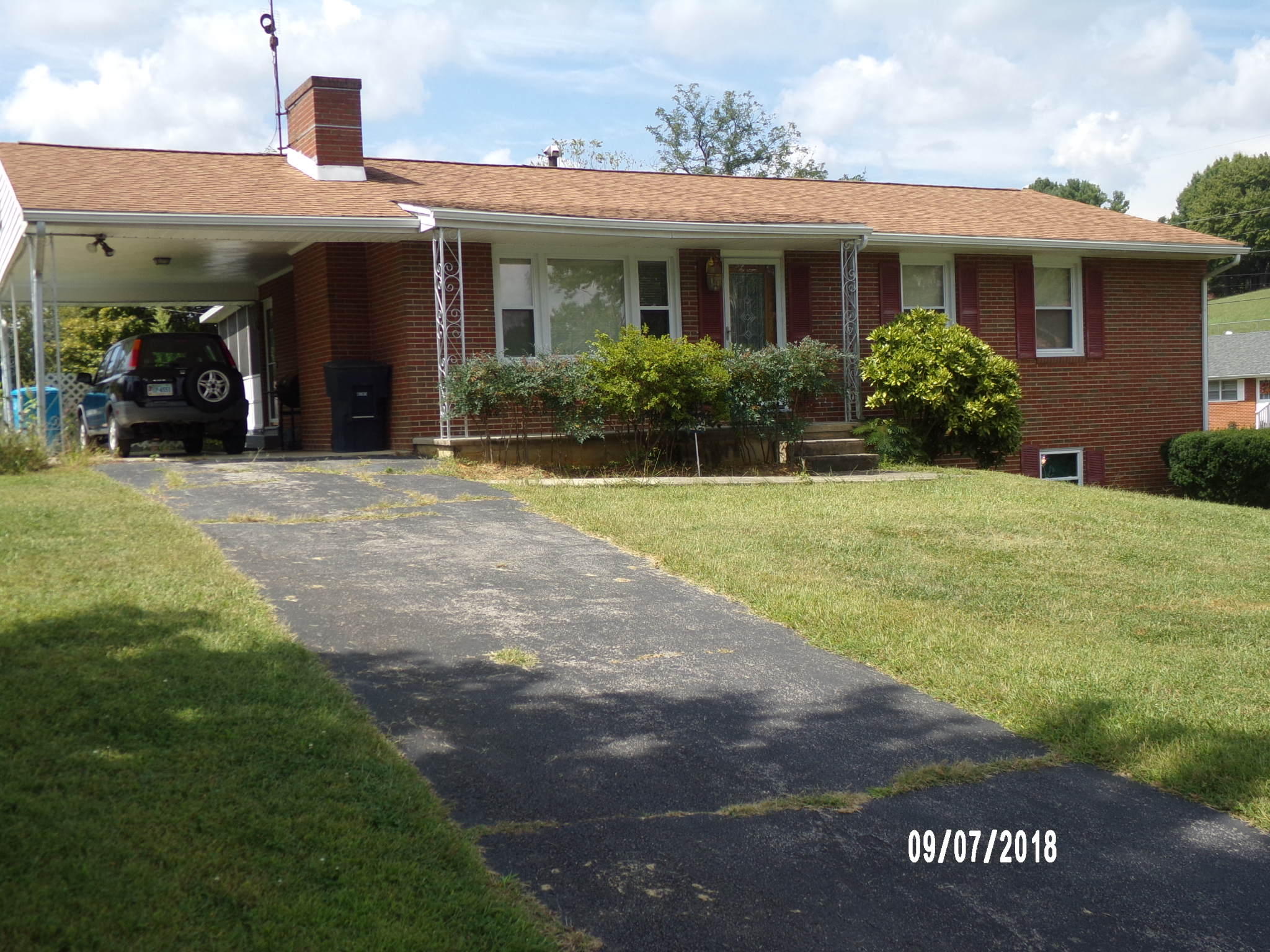 1638 Angus Road Northwest Roanoke, VA 24017 - Photo 20 of 23 Front View