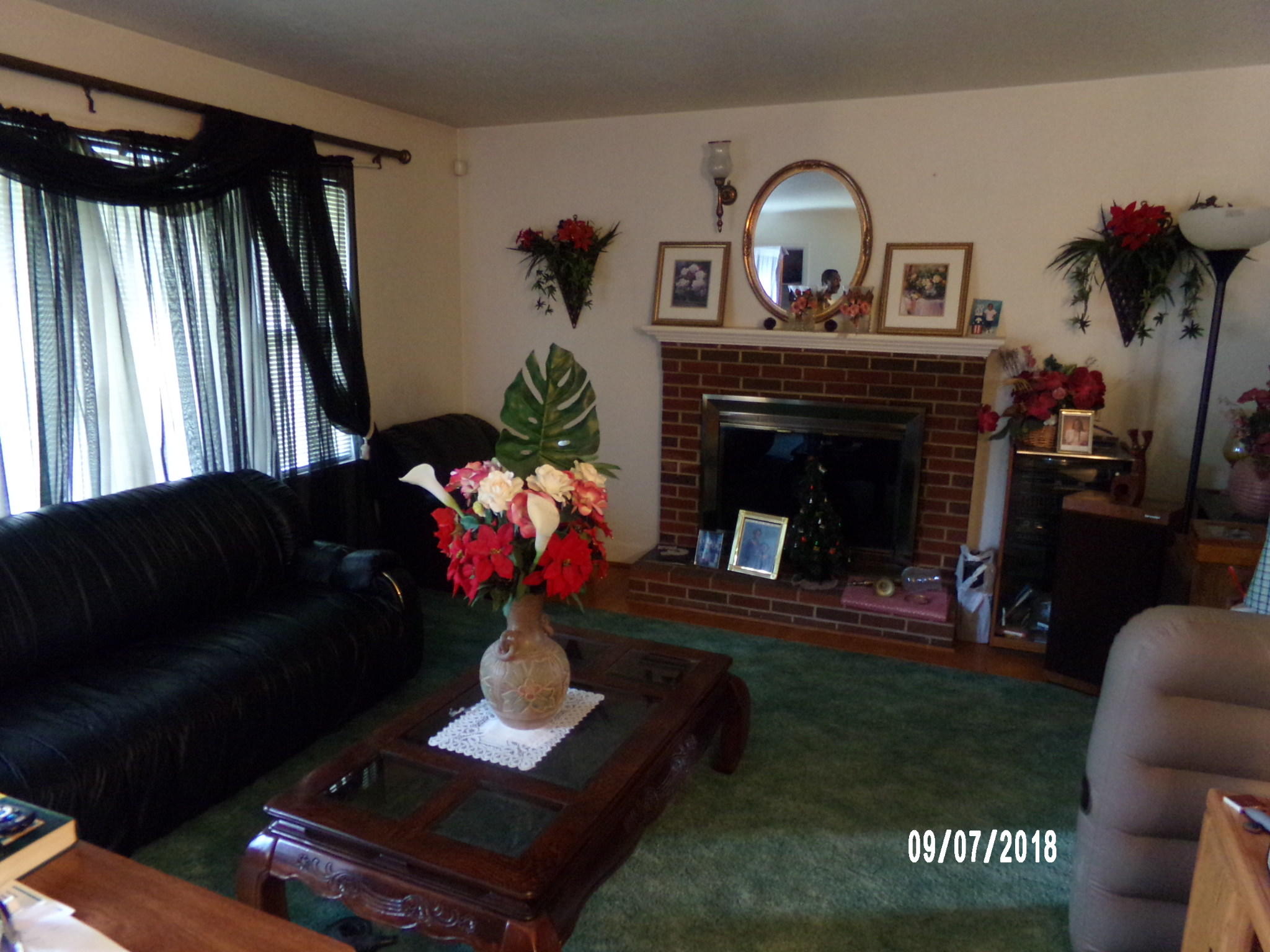 1638 Angus Road Northwest Roanoke, VA 24017 - Photo 3 of 23 Living room