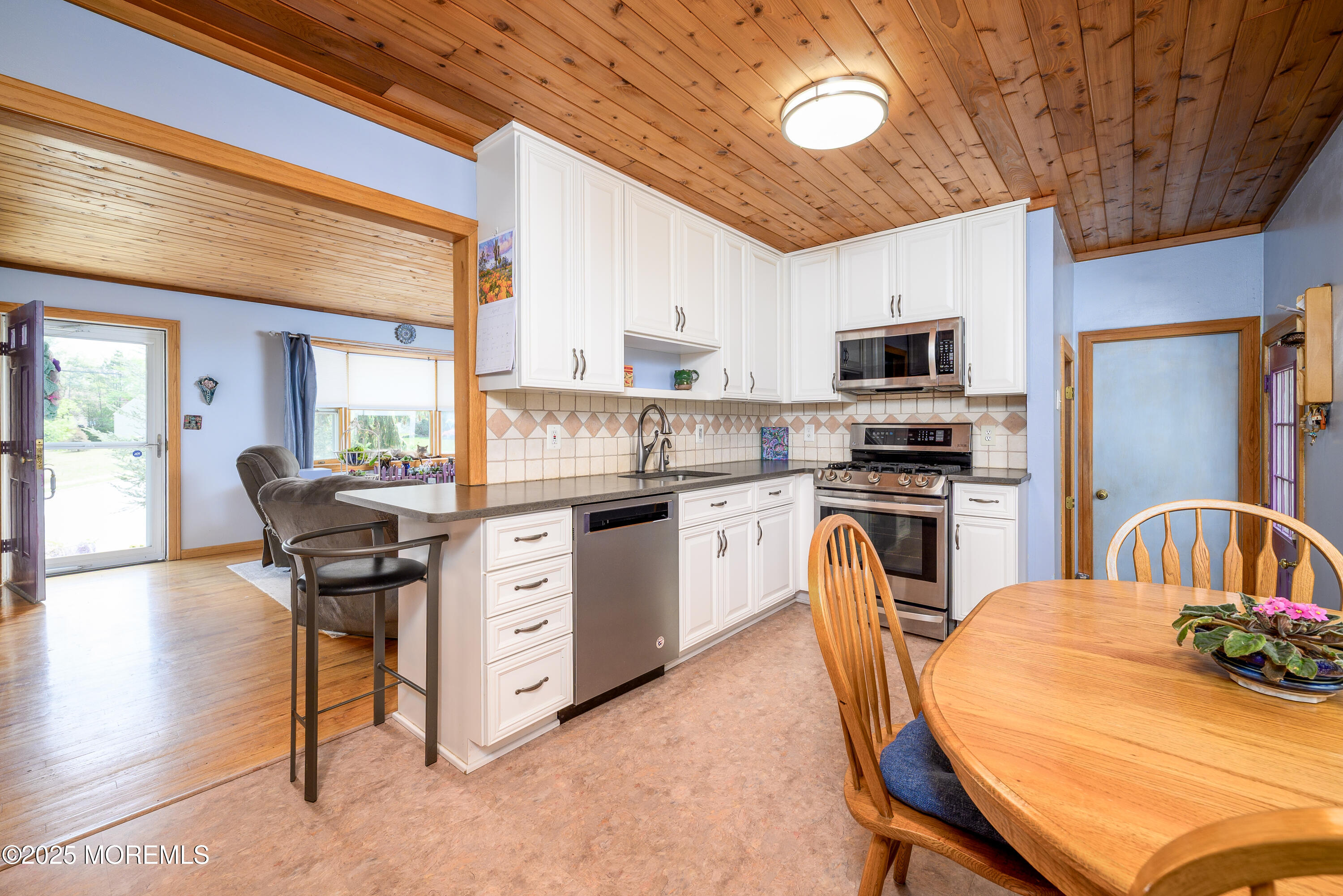 5 Darien Circle Howell, NJ 07731 - Photo 2 of 39 5 Darien Cir-10