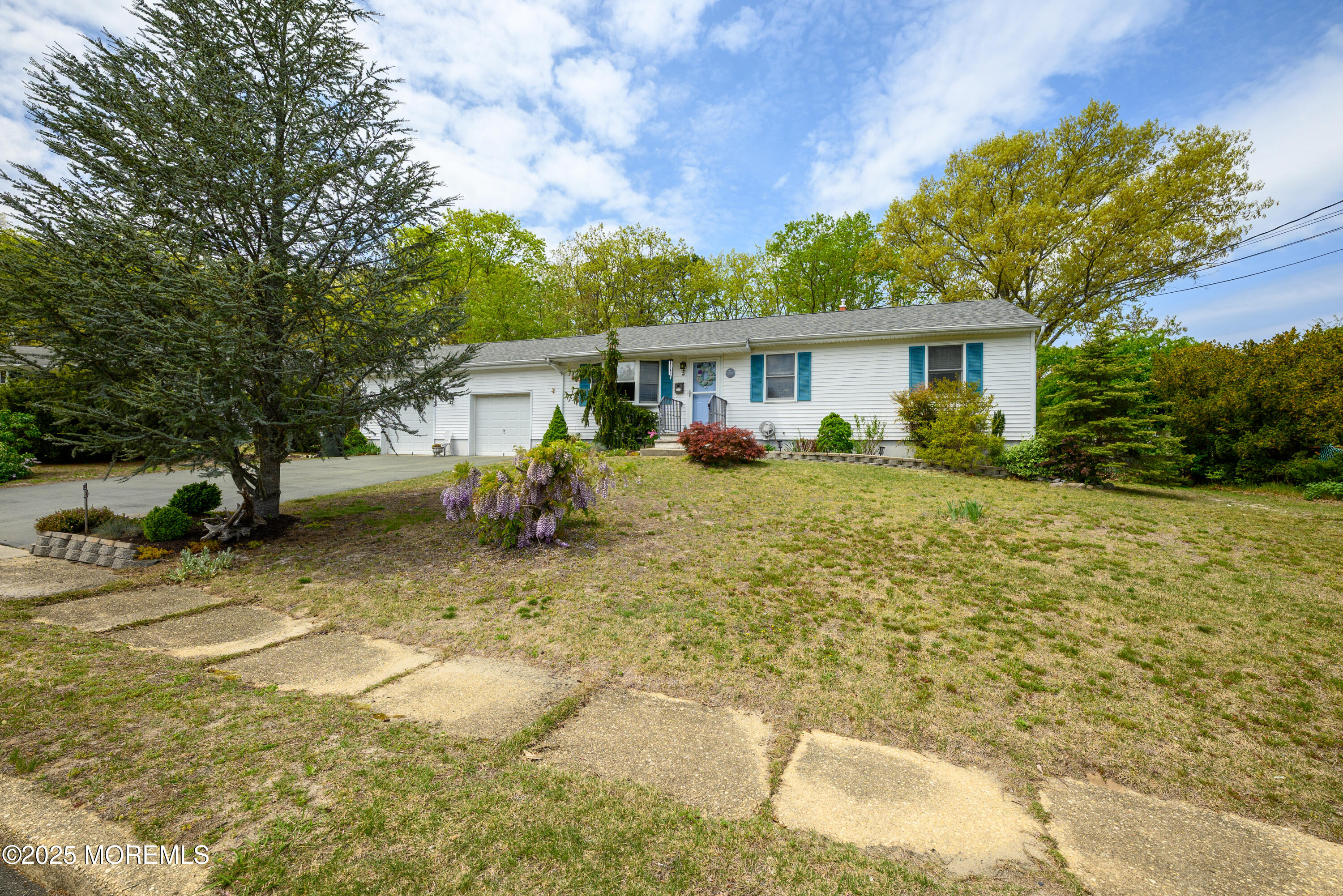 5 Darien Circle Howell, NJ 07731 - Photo 35 of 39 5 Darien Cir-28