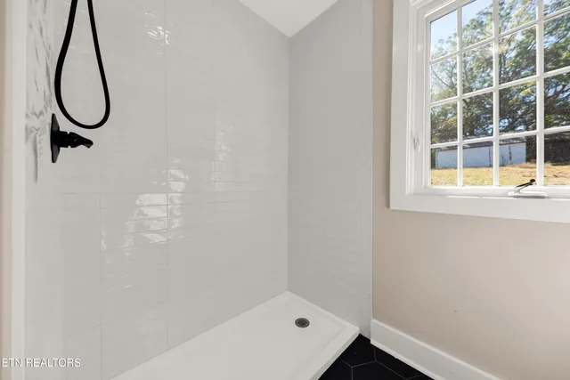 $489,900 | 1441 Roberson Spring Road, Loudon, TN 37774