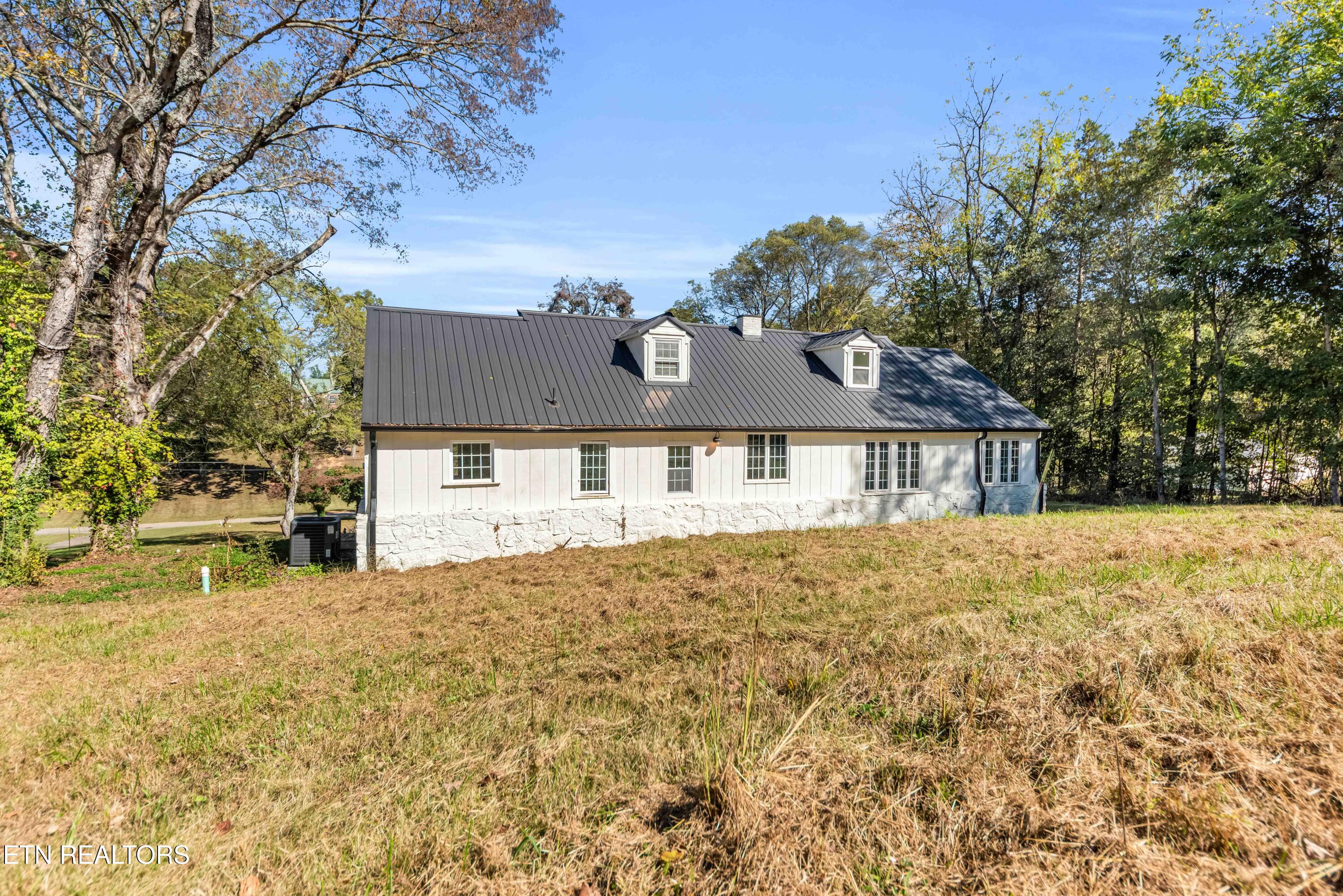 1441 Roberson Spring Road Loudon, TN 37774 - Photo 23 of 26 ROB_8527