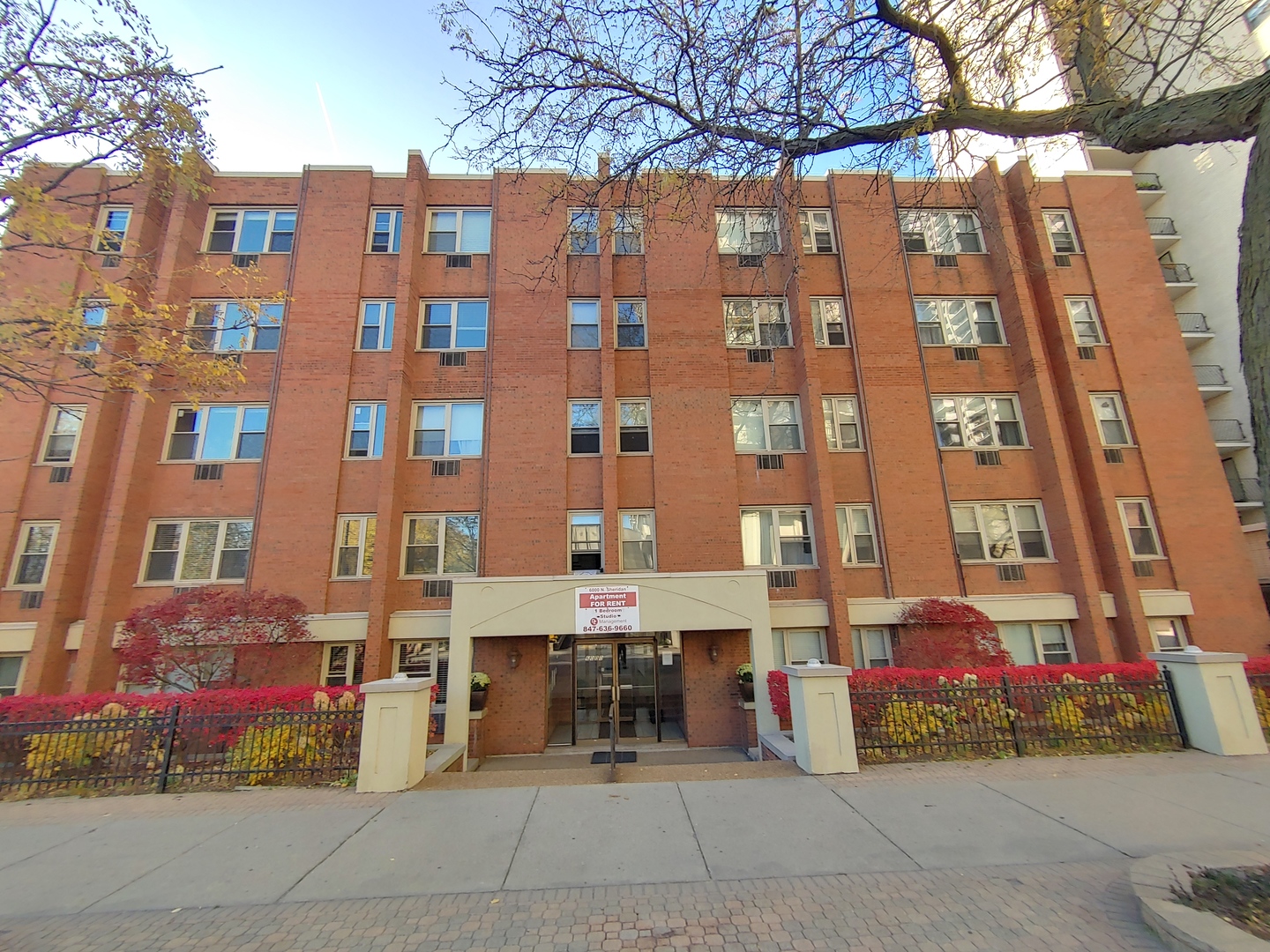 6000 North Sheridan Road, Unit 314 Chicago, IL 60660 - Photo 1 of 8