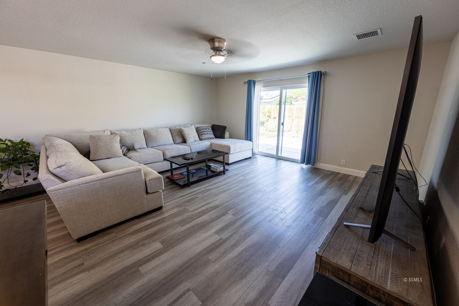 1020 West Langley Avenue Ridgecrest, CA 93555 - Photo 7 of 26
