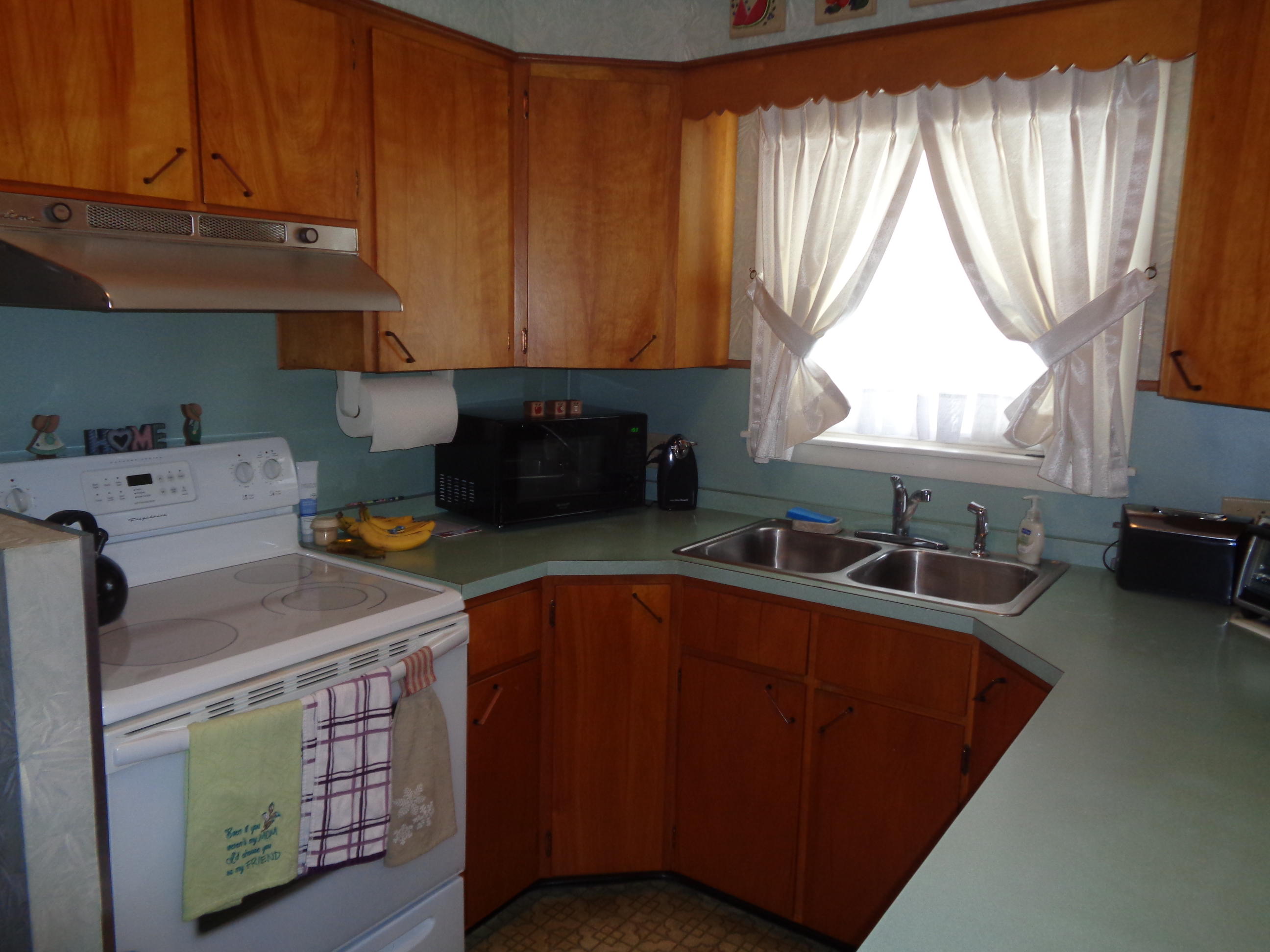 33 Ohio Street Millinocket, ME 04462 - Photo 5 of 30 DSC02776