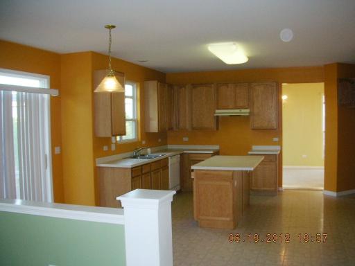 340 Stonegate Road Bolingbrook, IL 60440 - Photo 3 of 7