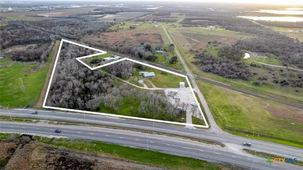 $649,900 | 52 Old Bloomington Road North, Victoria, TX 77905
