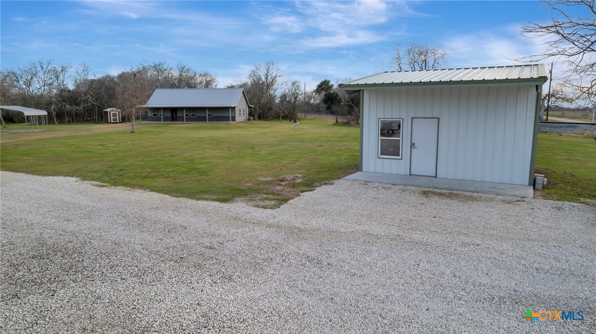 52 Old Bloomington Road North Victoria, TX 77905 - Photo 20 of 27 LAUNDRY FACILITY