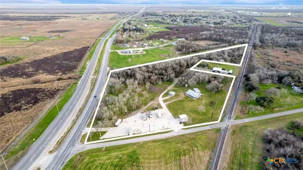 $649,900 | 52 Old Bloomington Road North, Victoria, TX 77905