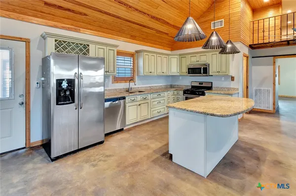 $649,900 | 52 Old Bloomington Road North, Victoria, TX 77905