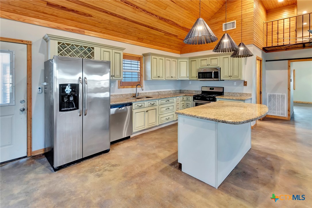 52 Old Bloomington Road North Victoria, TX 77905 - Photo 3 of 27