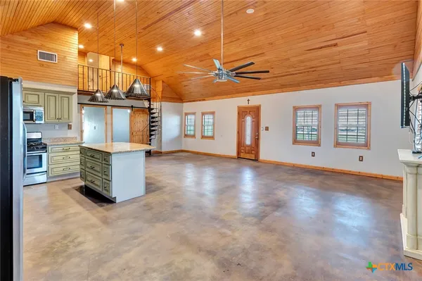 $649,900 | 52 Old Bloomington Road North, Victoria, TX 77905