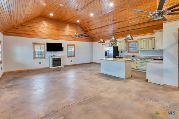 $649,900 | 52 Old Bloomington Road North, Victoria, TX 77905