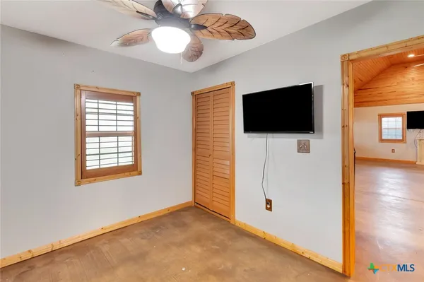 $649,900 | 52 Old Bloomington Road North, Victoria, TX 77905
