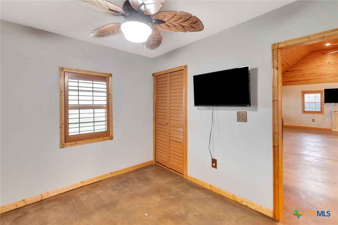 52 Old Bloomington Road North Victoria, TX 77905 - Photo 9 of 27