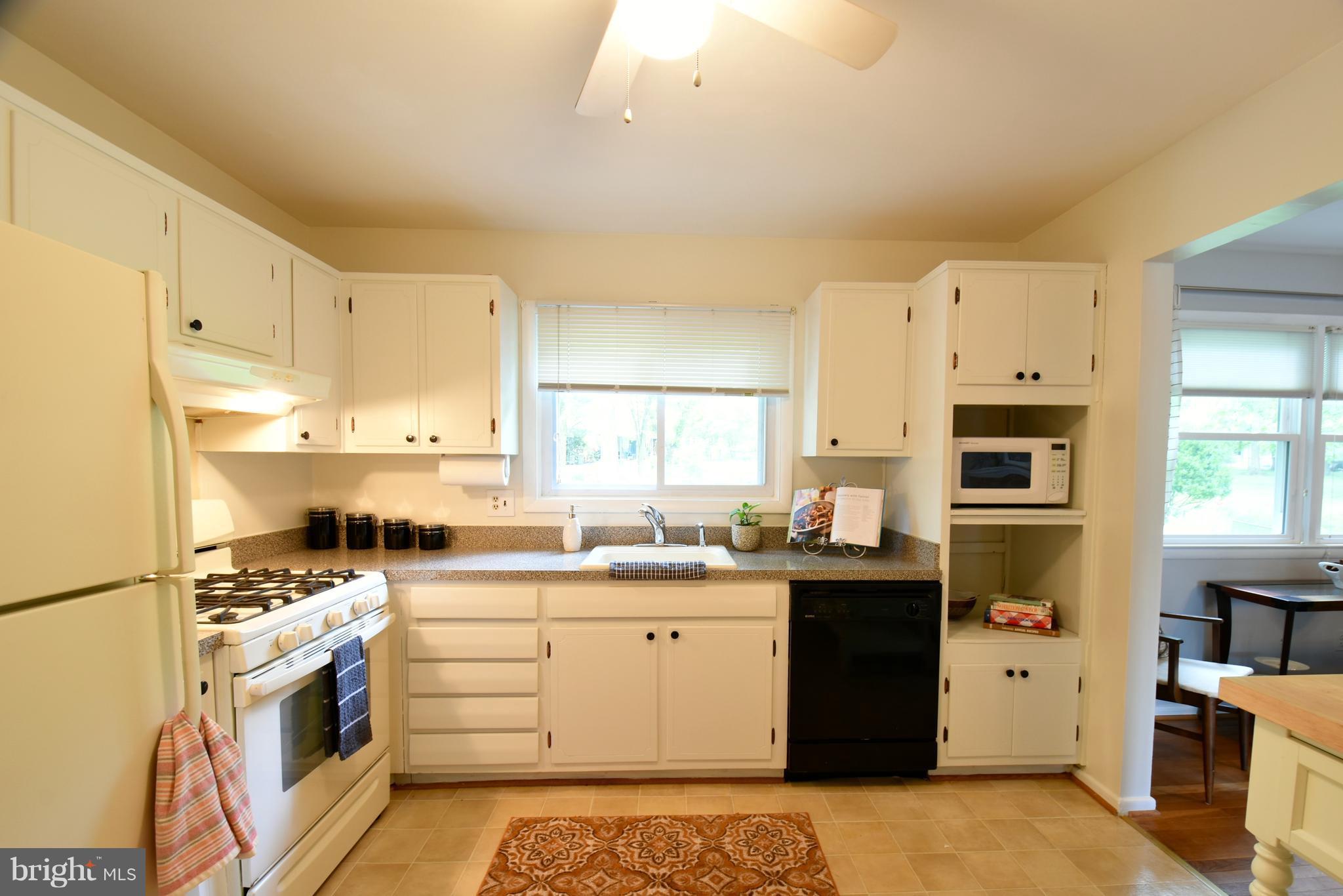 6108 Rivanna Drive Springfield, VA 22150 - Photo 11 of 25 Kitchen