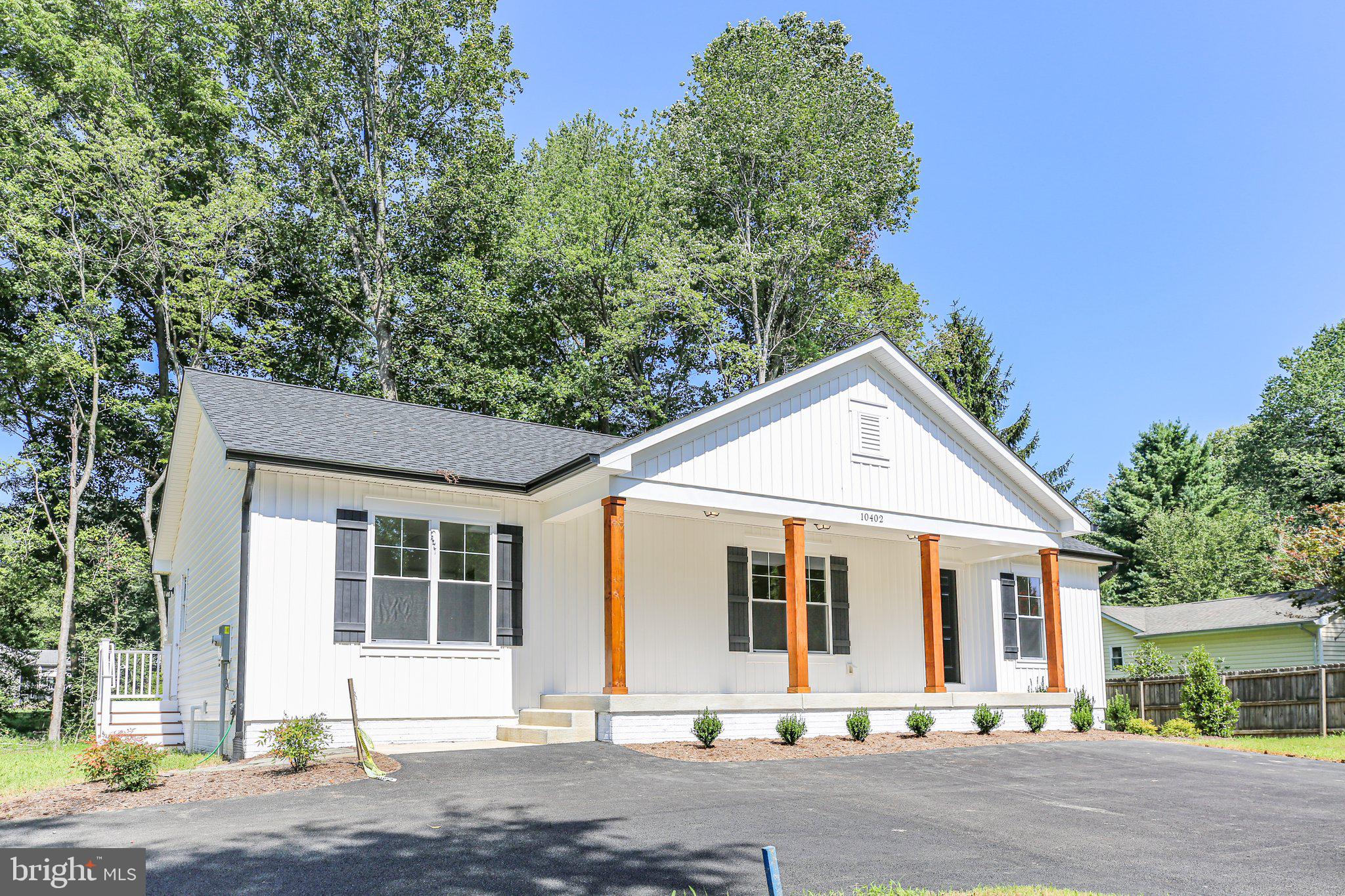 7 Indiantown Road King George, VA 22485 - Photo 7 of 35 a front view of a house with a yard