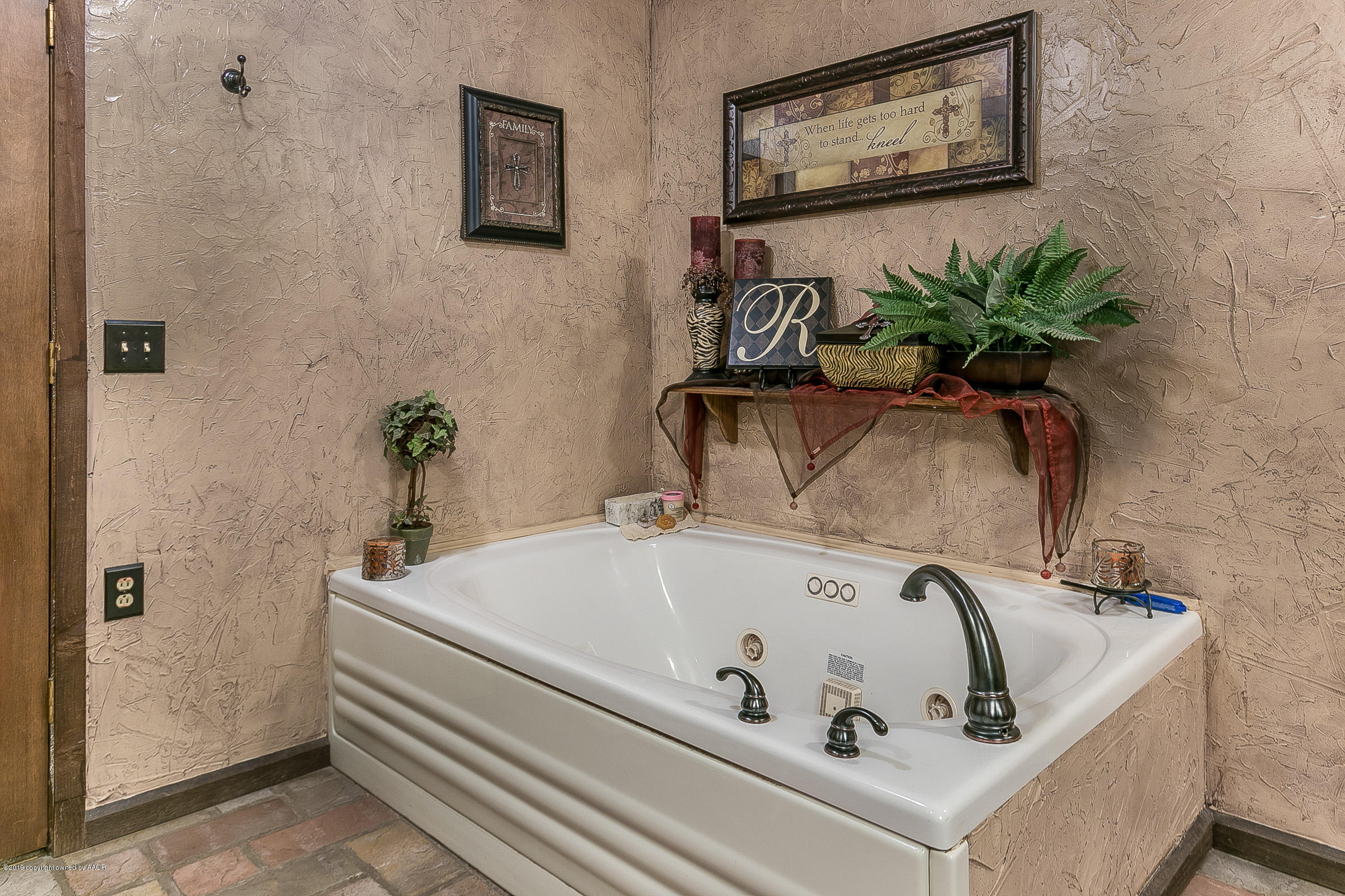 20815 Hope Road Canyon, TX 79015 - Photo 23 of 52 023_Master Bath