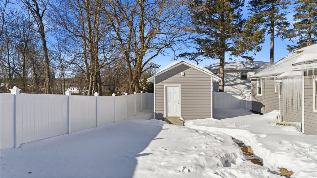 206 Burnham Road Lowell, MA 01852 - Photo 2 of 25