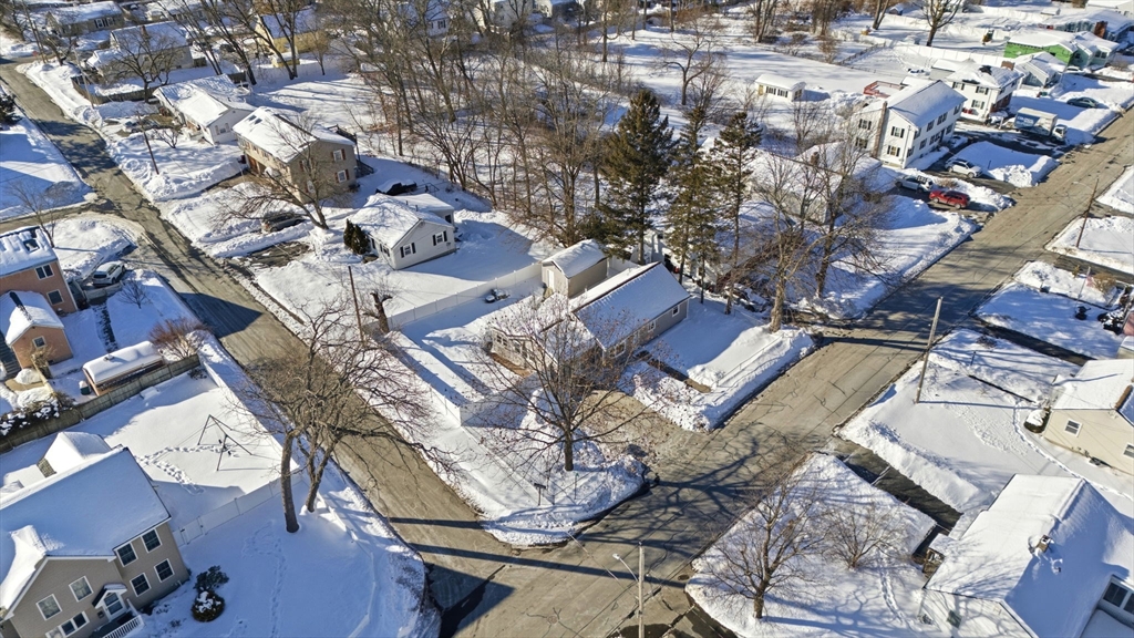 206 Burnham Road Lowell, MA 01852 - Photo 3 of 25