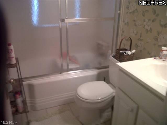 1013 Englewood Road Cleveland, OH 44121 - Photo 3 of 4