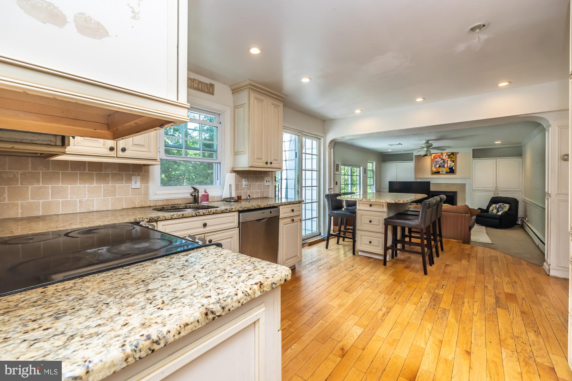 999 Cloverly Road Berwyn, PA 19312 - Photo 6 of 27 Gallery Image 6