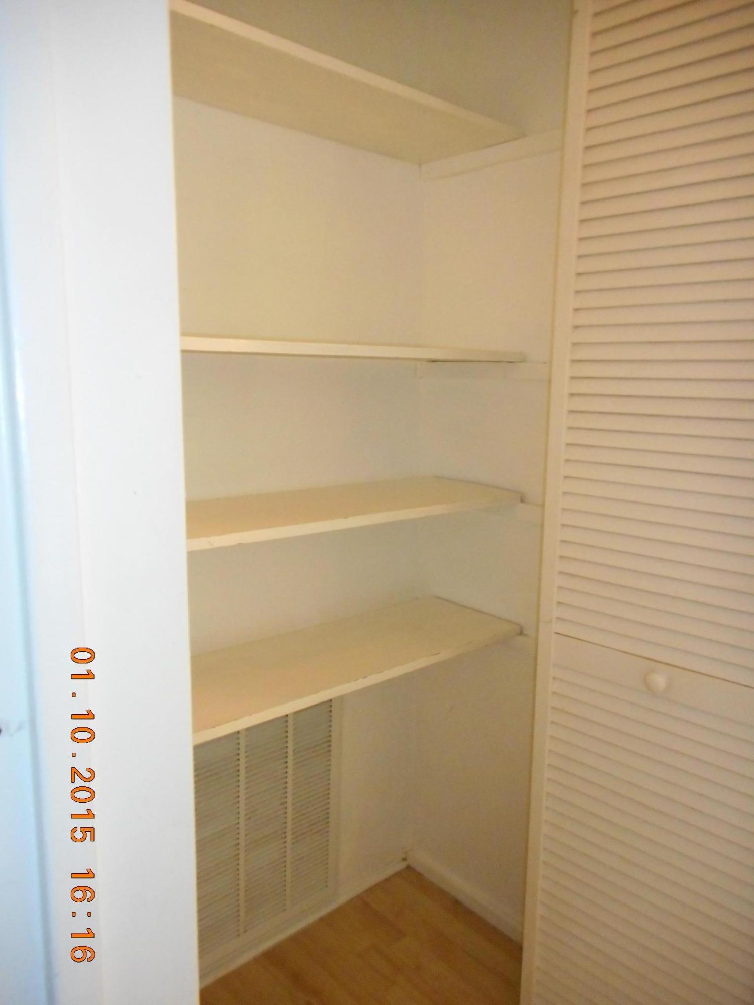 125 Parsons Road Oak Ridge, TN 37830 - Photo 25 of 40 Hallway Closet