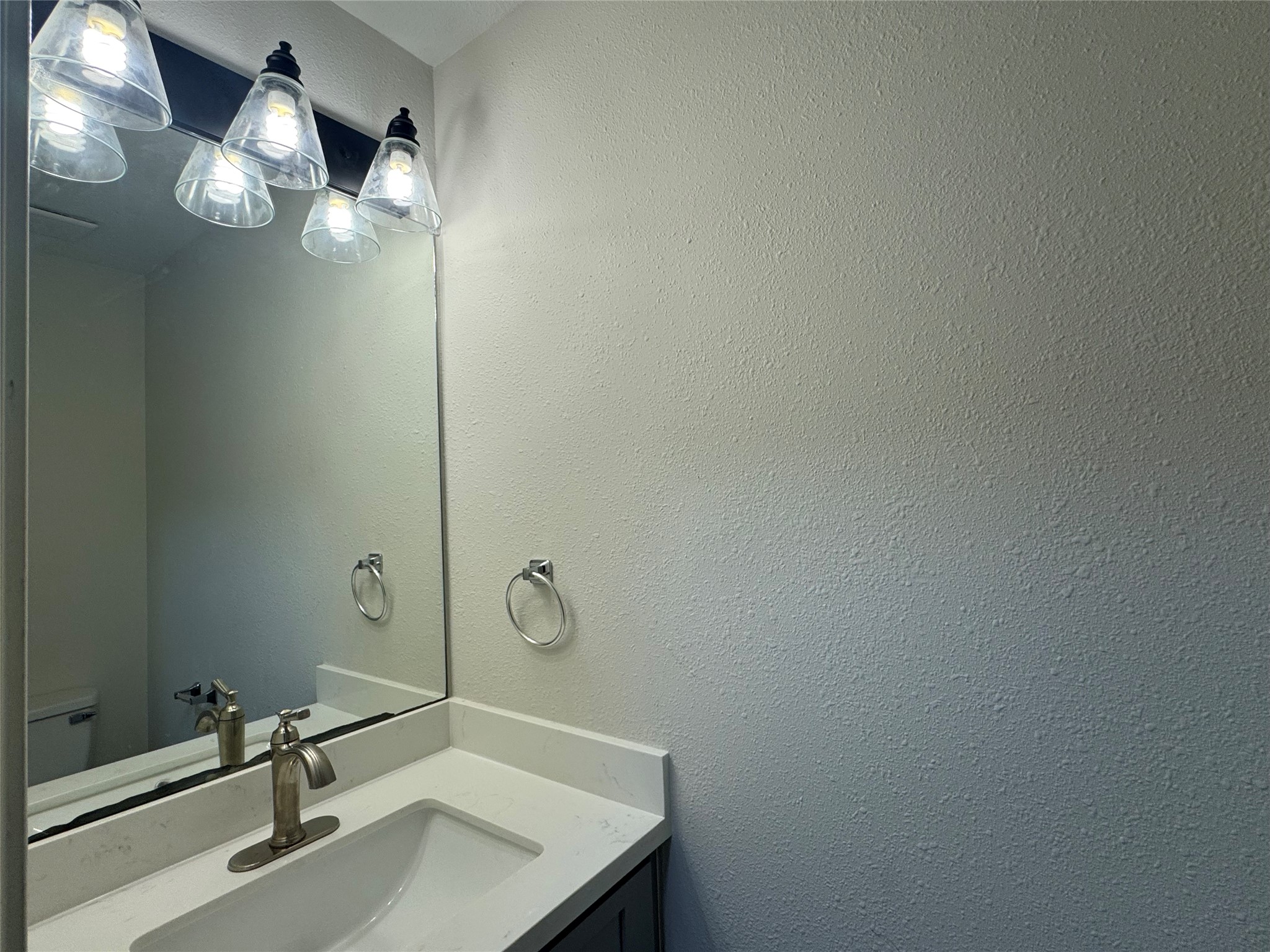 1915 Reddington Road Sugar Land, TX 77478 - Photo 11 of 34