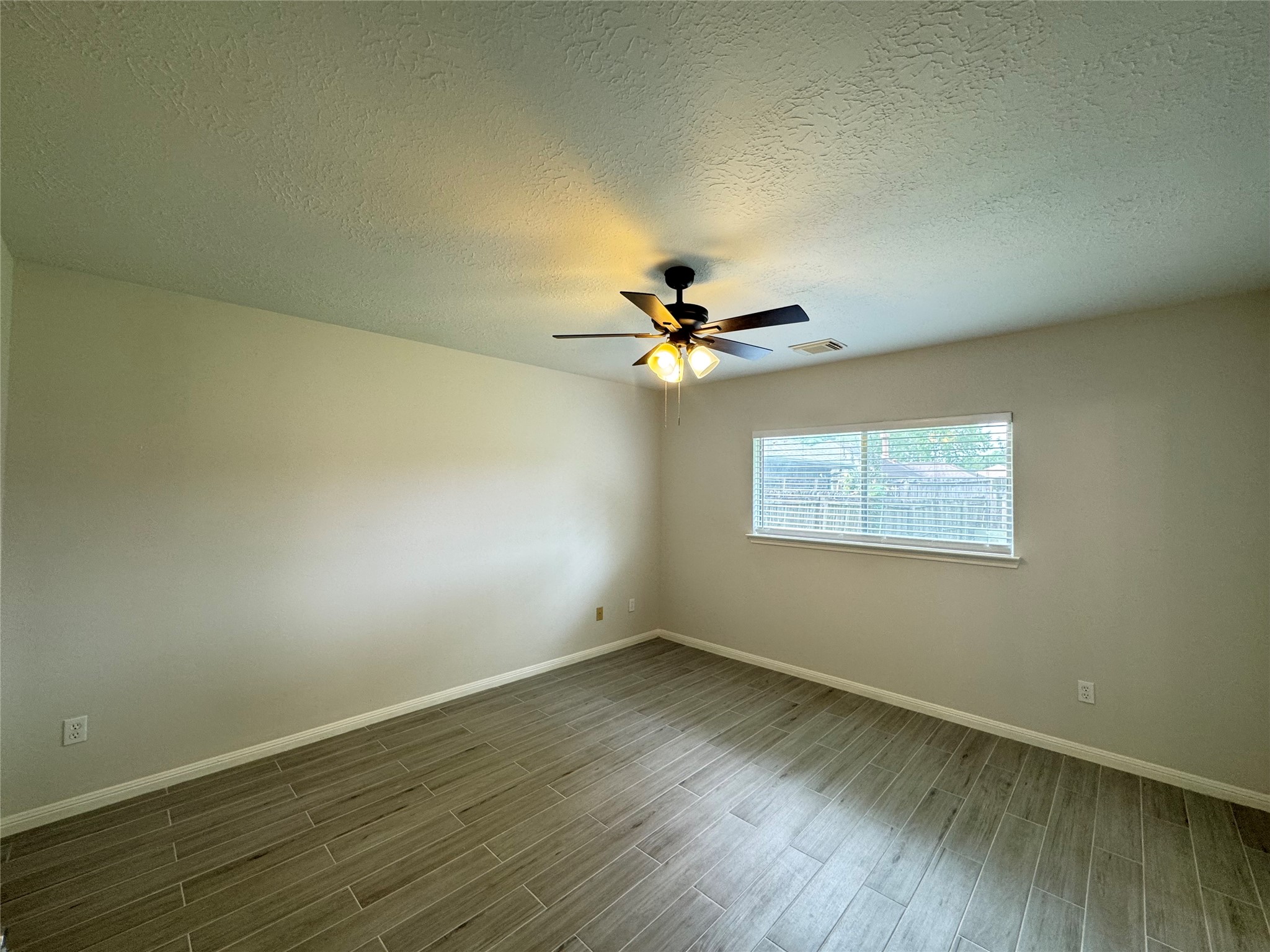 1915 Reddington Road Sugar Land, TX 77478 - Photo 12 of 34