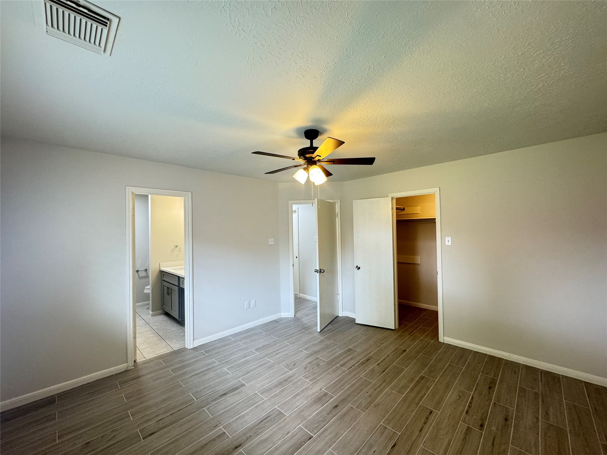1915 Reddington Road Sugar Land, TX 77478 - Photo 13 of 34