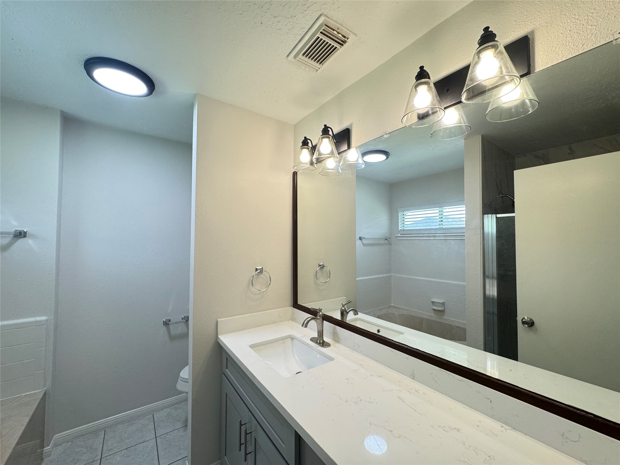 1915 Reddington Road Sugar Land, TX 77478 - Photo 15 of 34