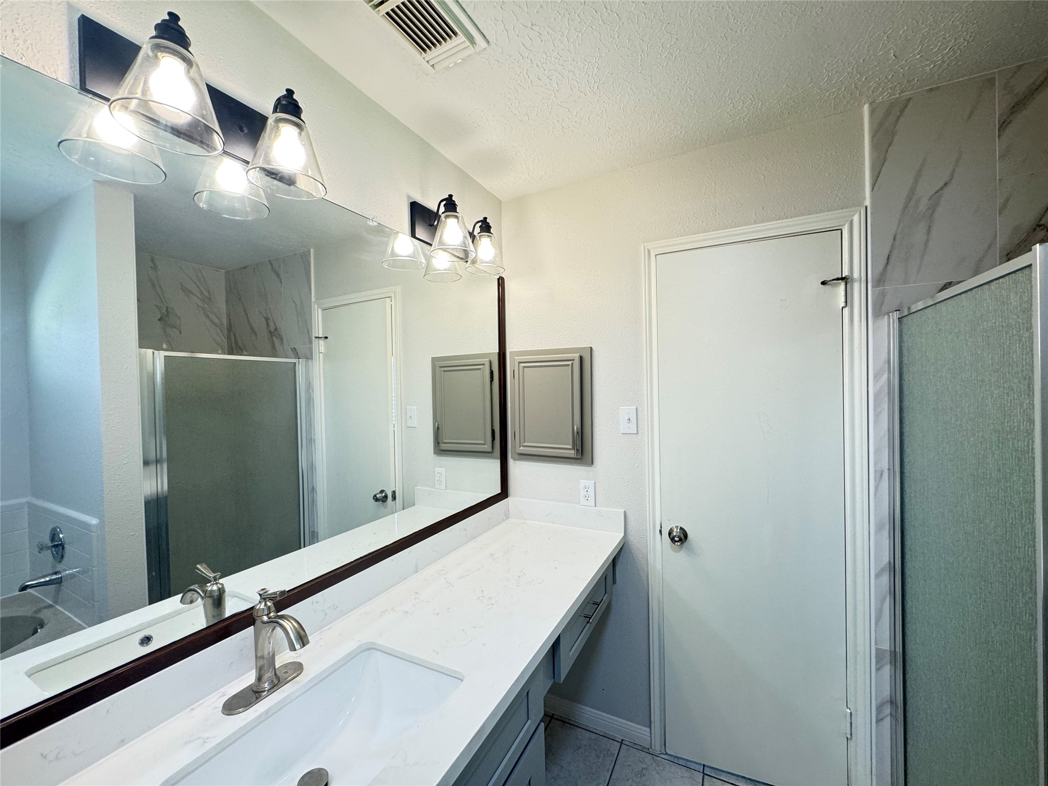 1915 Reddington Road Sugar Land, TX 77478 - Photo 16 of 34