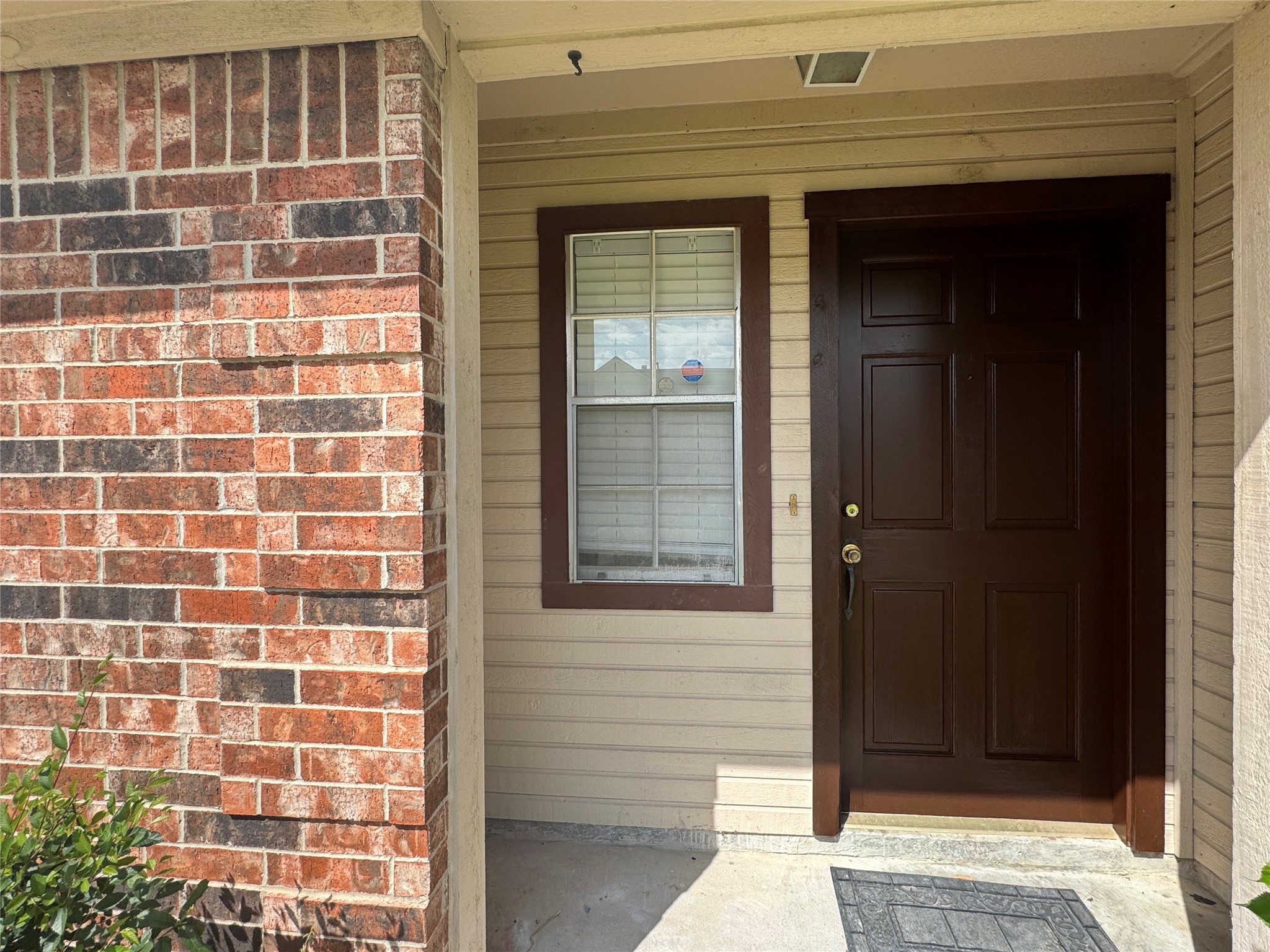 1915 Reddington Road Sugar Land, TX 77478 - Photo 2 of 34