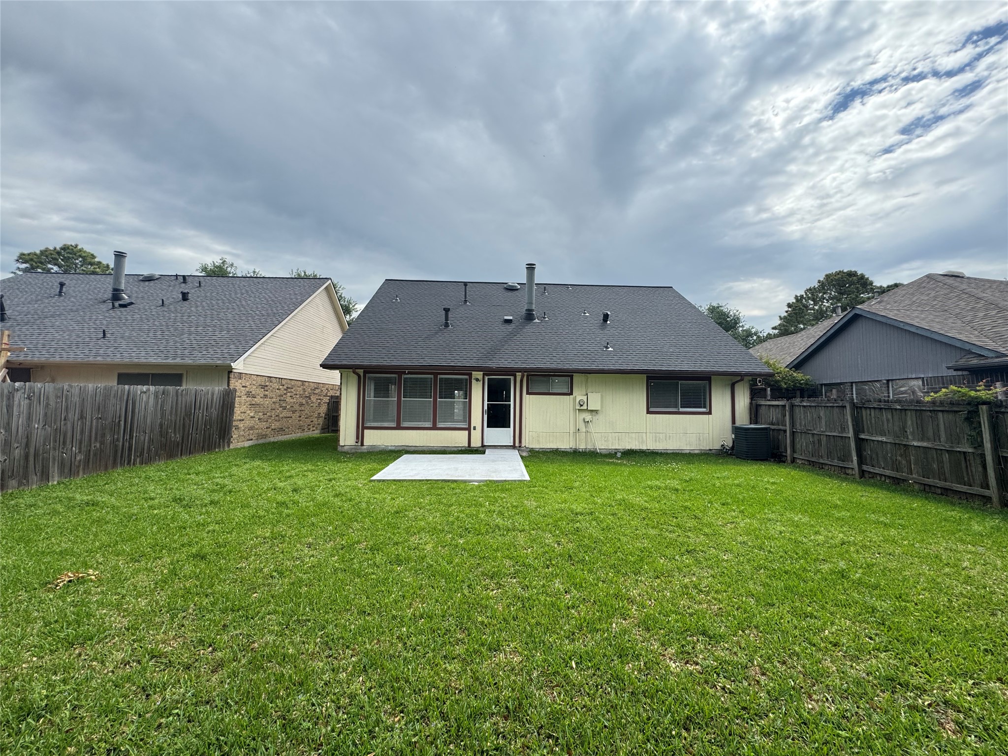 1915 Reddington Road Sugar Land, TX 77478 - Photo 30 of 34