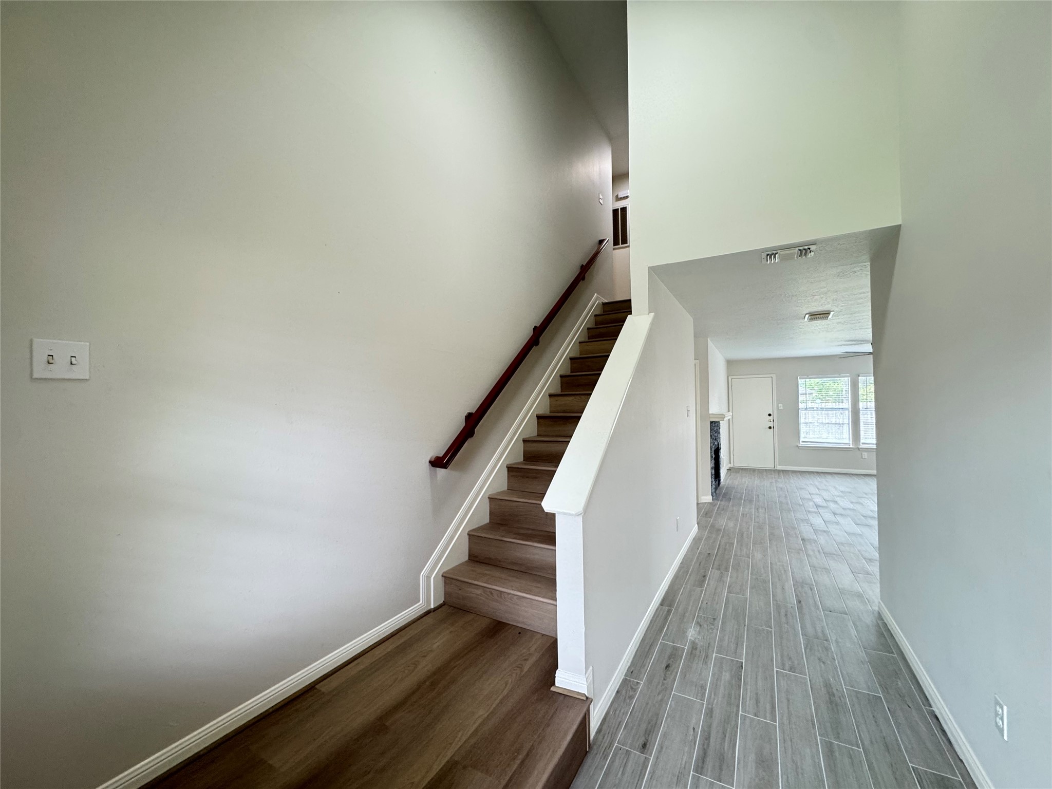 1915 Reddington Road Sugar Land, TX 77478 - Photo 3 of 34