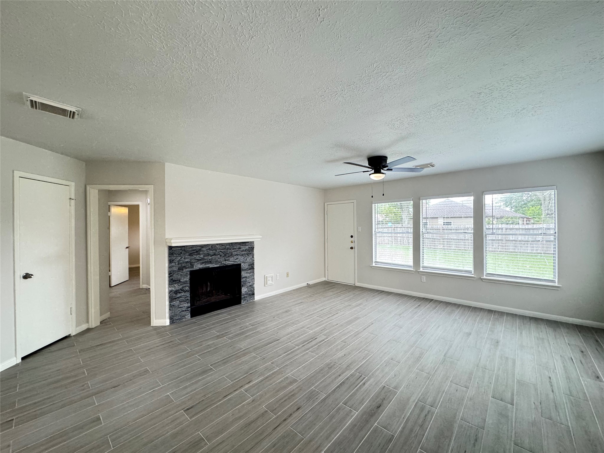 1915 Reddington Road Sugar Land, TX 77478 - Photo 5 of 34
